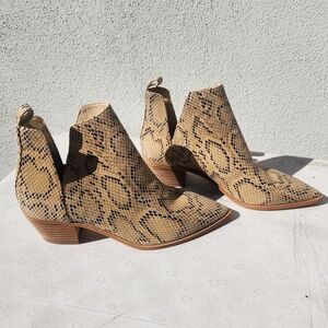 Sole Society Snake Skin Boot - NEW size 8.5